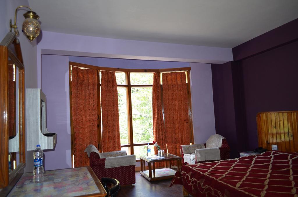 Hotel Manali Mahal Habitación foto